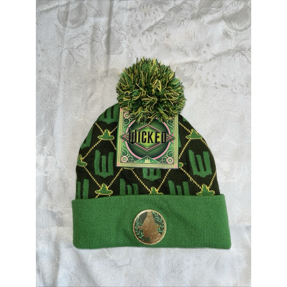 Universal Studios WICKED Elphaba‎ Green Pom Pom Beanie NWT